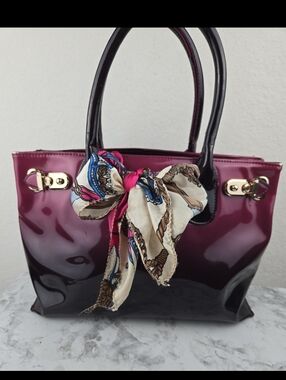 Scarleton Ombre Patent Tote Bag in Burgundy and Black